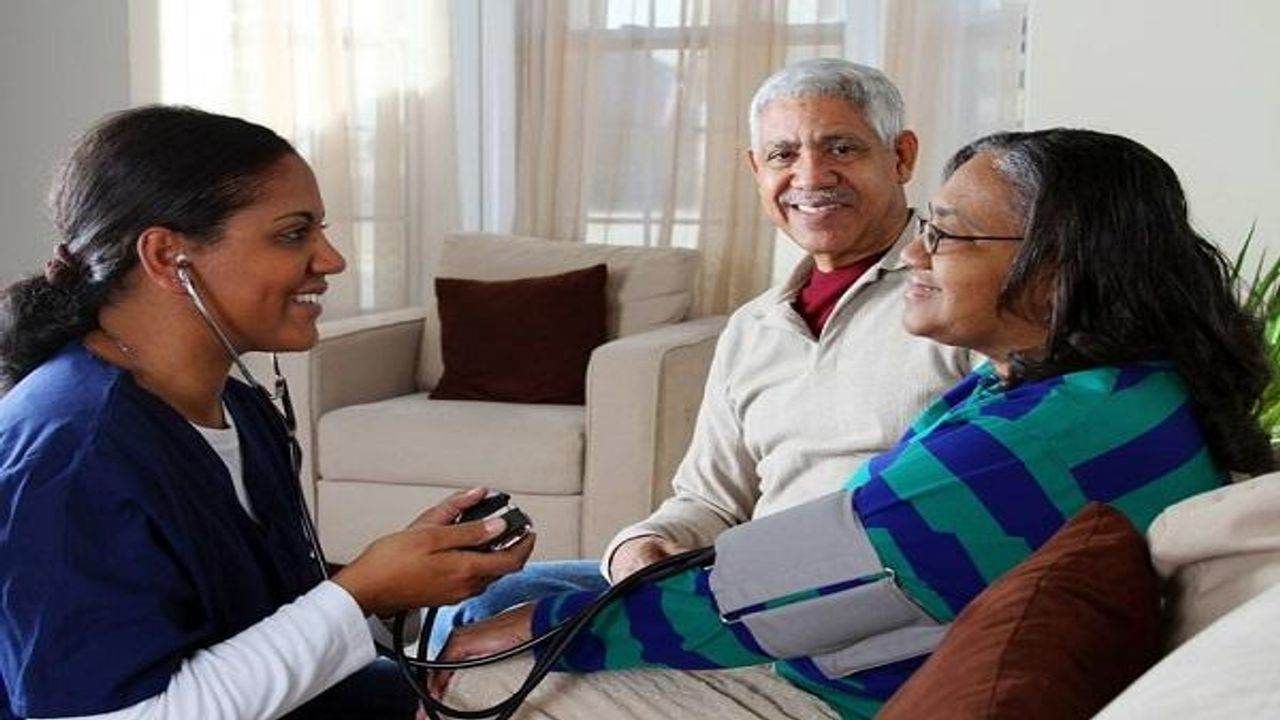 Health : ઘરના વડીલ સભ્યોનું આરોગ્ય માંગી લે છે ખાસ કાળજી, કઈ બાબતોનું રાખશો ધ્યાન ?