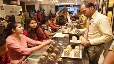 Dhanteras 2021: સોનાનાં દાગીનાની ખરીદી વખતે આ 5 બાબત ઉપર ધ્યાન આપવાનું ચૂકશો નહિ