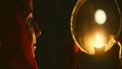 આ વ્રતમાં ચંદ્ર ઉગ્યા બાદ તેની પૂજા કર્યા પછી જ ઉપવાસ ખોલવામાં આવે છે 