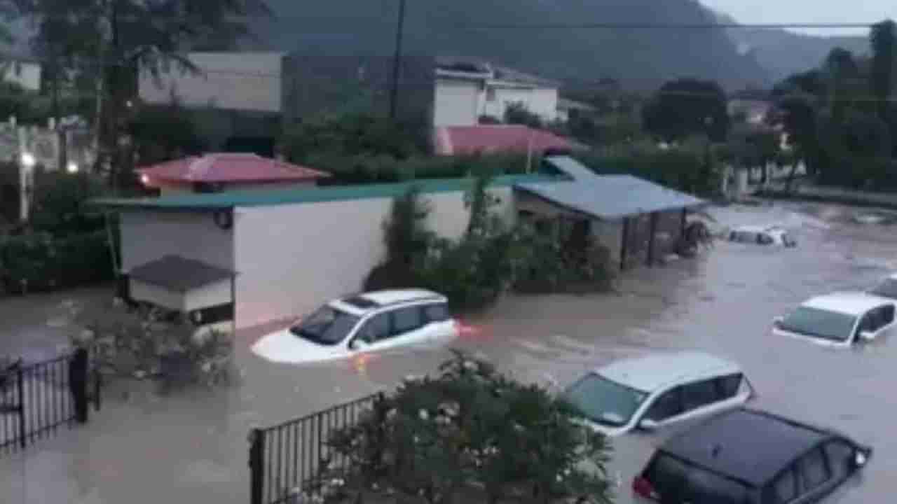 Uttarakhand Rain: લેમન ટ્રી રિસોર્ટમાંથી 200 લોકોને સુરક્ષિત રીતે બચાવી લેવામાં આવ્યા, ભારે વરસાદને કારણે અત્યાર સુધીમાં 20થી વધુ લોકોના મોત