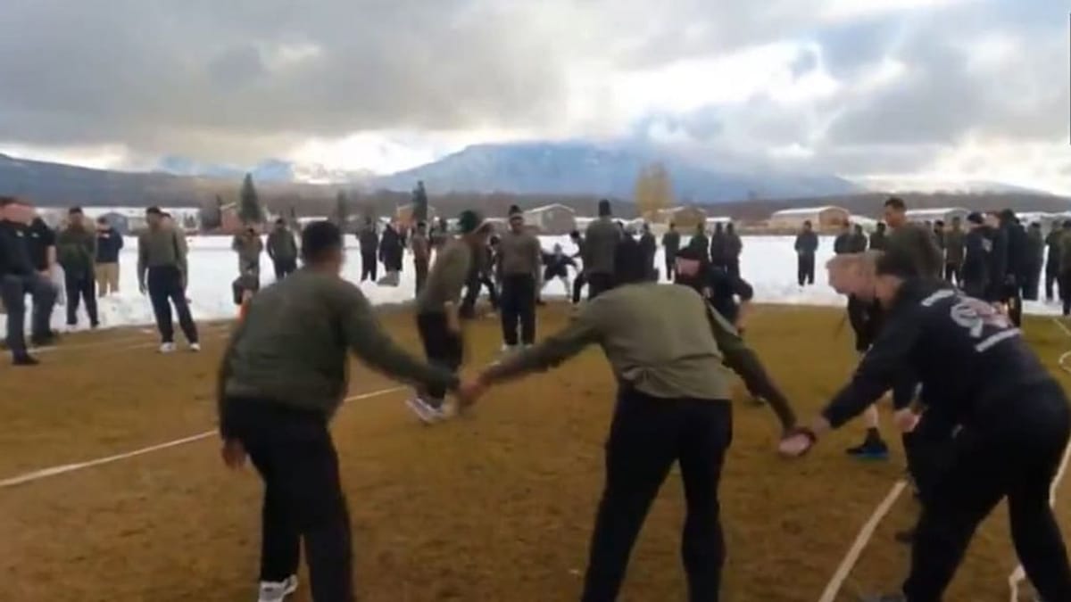 Video : યુધ્ધ અભ્યાસ દરમિયાન હળવા મુડમાં જોવા મળ્યા સૈનિકો, ભારત-અમેરિકાના સૈનિકોએ અજમાવ્યા કબડ્ડીના દાવ Video : યુધ્ધ અભ્યાસ દરમિયાન હળવા મુડમાં જોવા મળ્યા સૈનિકો, ભારત-અમેરિકાના સૈનિકોએ અજમાવ્યા કબડ્ડીના દાવ