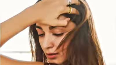 જુગ જુગ જીઓના સેટ પર કિયારાની ફિલ્મ શેરશાહના ગીતોનાં દિવાના થયા વરુણ ધવન, શેર કરી પોસ્ટ