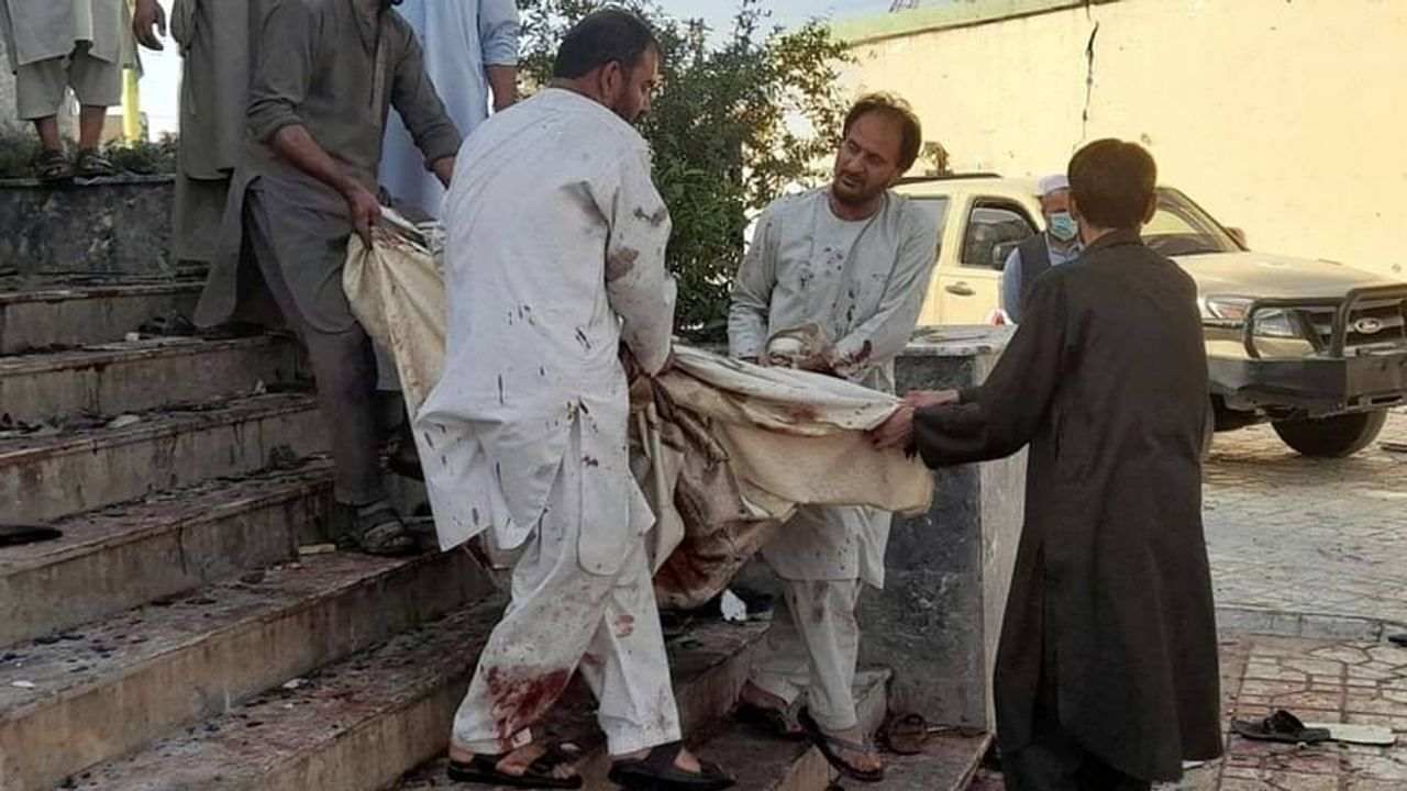 Mosque Blast: અફઘાનિસ્તાનમાં શુક્રવારની નમાઝ બાદ મસ્જિદ હુમલો, બોમ્બ વિસ્ફોટમાં 50 લોકોના મોત
