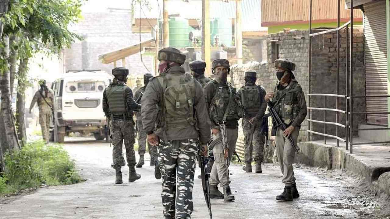 Jammu Kashmir:  આતંકવાદી નેટવર્ક તોડવા એક્શન પ્લાન, અમિત શાહની મુલાકાત પહેલા 26 આતંકી ગુનેગારોને આગ્રા જેલમાં ખસેડવામાં આવ્યા