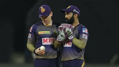 IPL 2021: ફાઇનલ જંગમાં કોલકાતાના આ બે દિગ્ગજ ખેલાડીઓ વચ્ચે ચાલી રહ્યુ હતુ આંતરીક યુદ્ધ ! સહેવાગે કર્યો દાવો