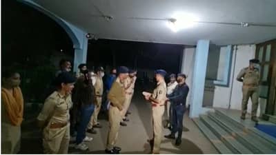 રાજકોટમાં પોલીસ પરિવારમાં દિવાળી પૂર્વે દિવાળી જેવો માહોલ, સરકારની સમિતિ બનાવવાની જાહેરાતની ઉજવણી