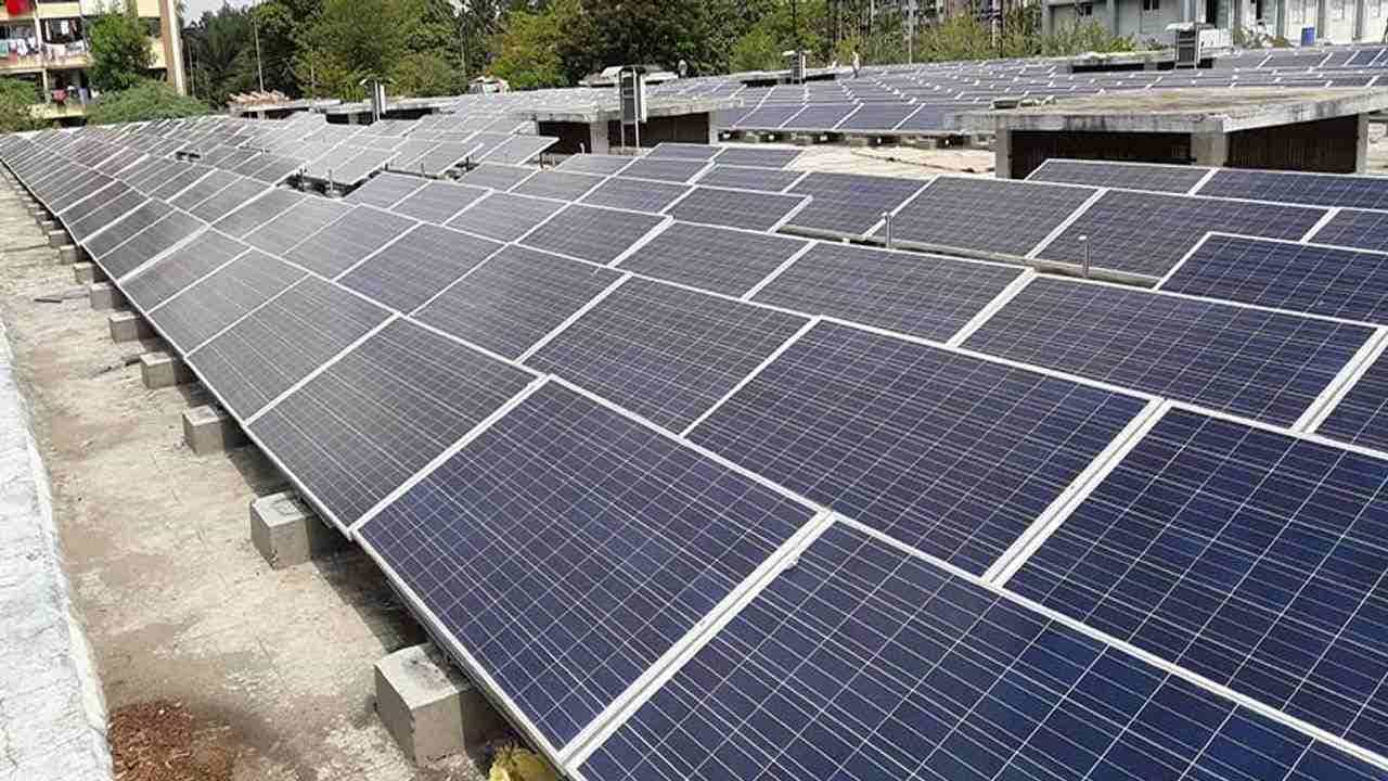 Surat : સોલાર ઇન્ડસ્ટ્રી ઓક્સિજન પર, GST નો રેટ 5 ટકાથી 12 ટકા કરતા ઉદ્યોગ બંધ થવાની અણી પર