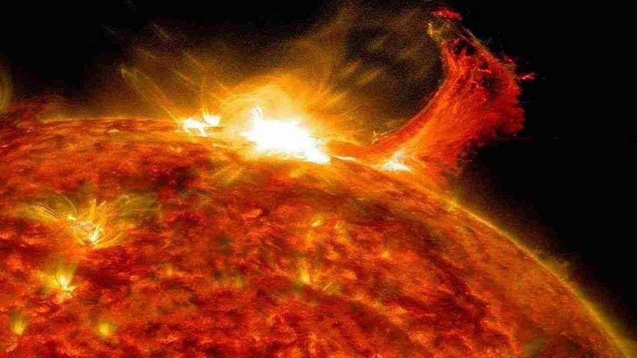 Solar Dynamics Observatory: પૃથ્વીથી ટકરાઈ શકે છે સૂરજના કેન્દ્રથી નીકળેલું તોફાન, જીપીએસ સિગ્નલ નહીં કરે કામ