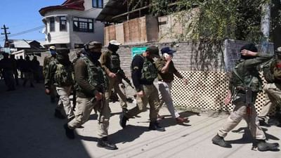 Jammu- Kashmir : શ્રીનગરના ઈદગાહ વિસ્તારમાં આતંકી હુમલો,આચાર્ય સહિત એક શિક્ષકનું મોત