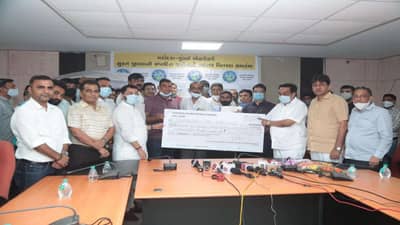 વડોદરા-મુંબઈ એક્સપ્રેસ વે પ્રોજેક્ટ હેઠળ સુરતના ખેડૂતોને સંપાદિત જમીનનું વળતર ચૂકવાયું