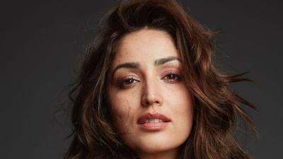 બોલિવૂડ અભિનેત્રી યામી ગૌતમના ચાહકોની કોઈ કમી નથી. તેમના ફોટોઝ સોશિયલ મીડિયા પર પોસ્ટ થતાની સાથે જ વાયરલ થઈ જાય છે. તેનો સિમ્પલ અને ગ્લેમરસ લૂક ચાહકો દ્વારા ખૂબ જ પસંદ કરવામાં આવ્યો છે.