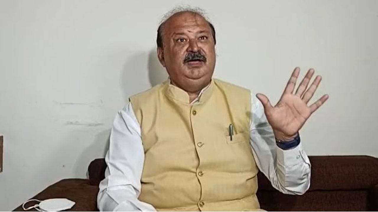 SURAT : મંત્રીઓને ઇલેક્ટ્રીક વાહનો આપવા અંગે નિર્ણય લેવાઇ શકે છે : પૂર્ણેશ મોદી