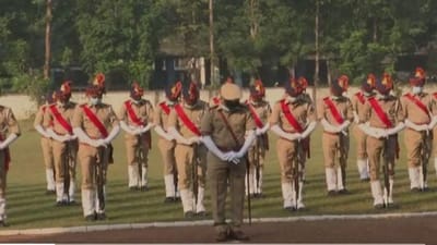 SURAT :  શહીદ દિન કાર્યક્રમ નિમિતે પોલીસ જવાનોની શહાદતોને શ્રદ્ધાંજલિ અપાઇ