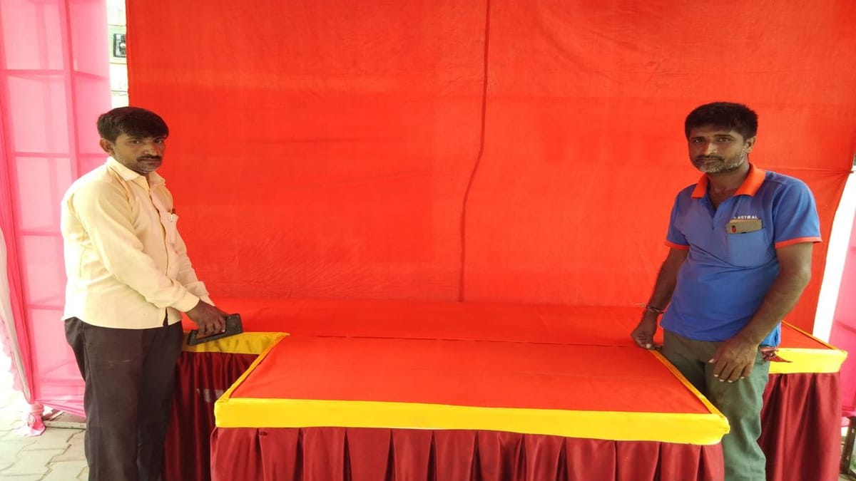 પહેલા નોરતે નાની બહેનનું અવસાન, સામે માતાજીની માંડવી સજાવવાની જવાબદારી, આ બે ભાઈઓની વાત તમને રડાવી દેશે