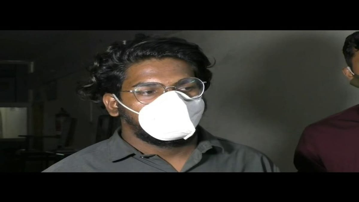 વલસાડ : સોશિયલ મીડિયાનો ક્રેઝ ભારે પડી શકે છે, સોશિયલ મીડિયા થકી મહિલાને બ્લેક મેલ કરતો શખ્સ ઝડપાયો