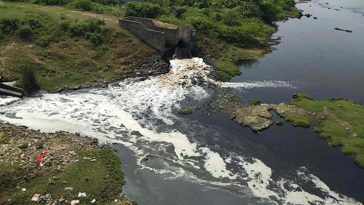Ahmedabad : સાબરમતીમાં ઠલવાતા કેમિકલયુક્ત પાણીને લઇને વિરોધ, ગ્યાસપુરના સ્થાનિકોએ યોજી રેલી