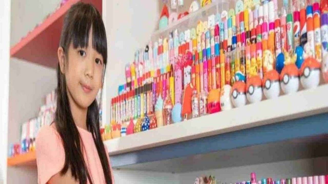 હોંગકોંગમાં રહેતી 6 વર્ષની છોકરી સ્કારલેટ એશ્લે ચેંગ લિપ બામ ખરીદવાની શોખીન છે. તેને લિપ બામ એટલા પસંદ છે કે તેણે પોતાના ઘરમાં એક દુકાન બનાવી છે. 
