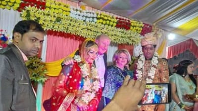 'લંકાની લાડીને ઘોઘાનો વર', પેરિસની યુવતી બિહારના યુવકને દઈ બેઠી દિલ! ભારતીય પરંપરાથી કર્યા લગ્ન