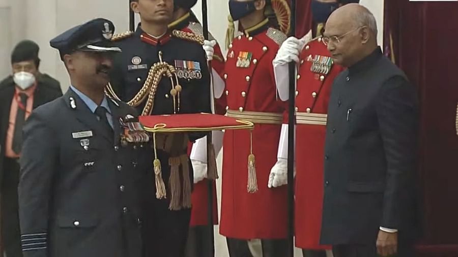 Captain Abhinandan Varthaman: બાલાકોટ એરસ્ટ્રાઈકનાં હીરો અભિનંદન વર્ધમાન વીરચક્રથી સન્માનિત , રાષ્ટ્રપતિનાં હસ્તે સન્માન પ્રાપ્ત
