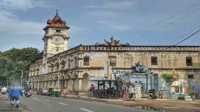 અમદાવાદના દરિયાપુરમાં ટોરેન્ટ પાવરનું મેગા સર્ચ ઓપરેશન, ટીમ પર પથ્થરમારો કરાયો