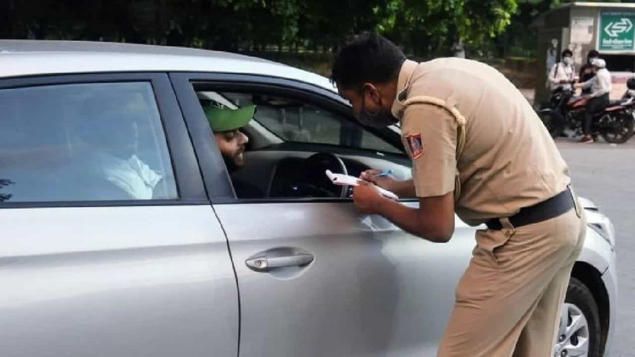 Ahmedabad: કોરોનાને લઈ શહેરનું પોલીસ તંત્ર એક્શનમાં, કોરોનાની ગાઈડલાઈન નહીં અનુસરો તો પડી શકે છે ભારે