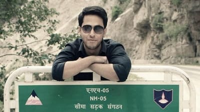 છોકરો ભણવામાં હોશિયાર છે એટલે ચોક્કસપણે કલેક્ટર બનશે.... આ નિવેદન ભારતની શેરીઓમાં સાંભળવા મળે છે. એવું માનવામાં આવે છે કે જેઓ શરૂઆતથી જ અભ્યાસમાં ચપળ હોય છે તેઓ UPSC જેવી મુશ્કેલ પરીક્ષામાં સફળતા મેળવી શકે છે. પરંતુ 2018માં IAS ઓફિસર બનેલા કુમાર અનુરાગે આ નિવેદનને ખોટું સાબિત કરવાનું કામ કર્યું છે.