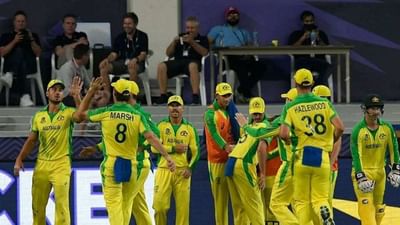 ICC T20 વર્લ્ડ કપ-2021 (T20 World Cup 2021) તેના વિજેતાને મળી ગયો છે. ફરી એકવાર આઈસીસી ટ્રોફી ન્યુઝીલેન્ડના નસીબમાં ન આવી. એરોન ફિન્ચ (Aaron Finch) ની કેપ્ટનશીપમાં ઓસ્ટ્રેલિયા (Australia) એ રવિવારે દુબઈ ઈન્ટરનેશનલ સ્ટેડિયમમાં રમાયેલી ફાઈનલ મેચમાં ટાઈટલ જીત્યું. ઓસ્ટ્રેલિયા બીજી વખત ફાઇનલમાં પહોંચ્યું અને તેનો પહેલો T20 વર્લ્ડ કપ જીતવામાં સફળ રહ્યું. તે જ સમયે, ન્યુઝીલેન્ડ (New Zealand) ની ટીમ પ્રથમ વખત T20 વર્લ્ડ કપની ફાઈનલ રમી રહી હતી પરંતુ જીતી શકી ન હતી. શું હતા હાર અને જીતના કારણો, વાંચો અહીં.