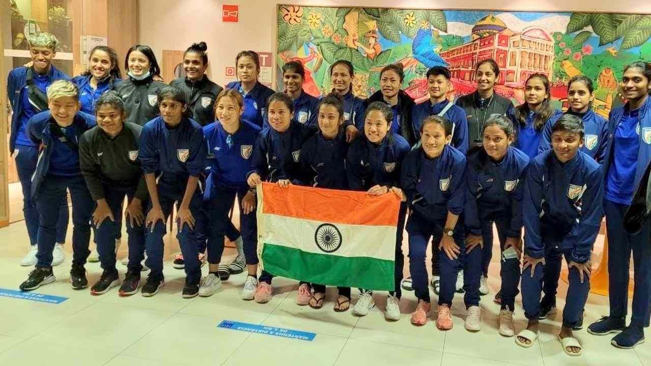 Football: ભારતીય મહિલા ફુટબોલ ટીમ બ્રાઝીલ પહોંચી, ચાર દેશોની ટૂર્નામેન્ટમાં ઝડપના ખેલમાં સચેત રહેવાની મળી સલાહ