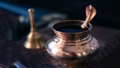 Bhakti: શું તમારા ઘરના મંદિરમાં છે આ પવિત્ર વસ્તુઓ ? જાણો પુણ્યફળની પ્રાપ્તિ કરાવનારી પૂજા સામગ્રી