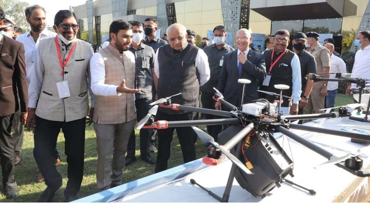 AHMEDABAD : નાગરિક ઉડ્ડયન વિભાગ દ્વારા  GMDC ગ્રાઉન્ડ ખાતે  ગુજરાત ડ્રોન મહોત્સવ યોજાયો