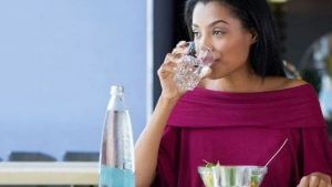 ચેતવણી: જમ્યા બાદ તરત પાણી પીવાની આદત પડી શકે છે ભારે, થઇ શકે છે આ સમસ્યા