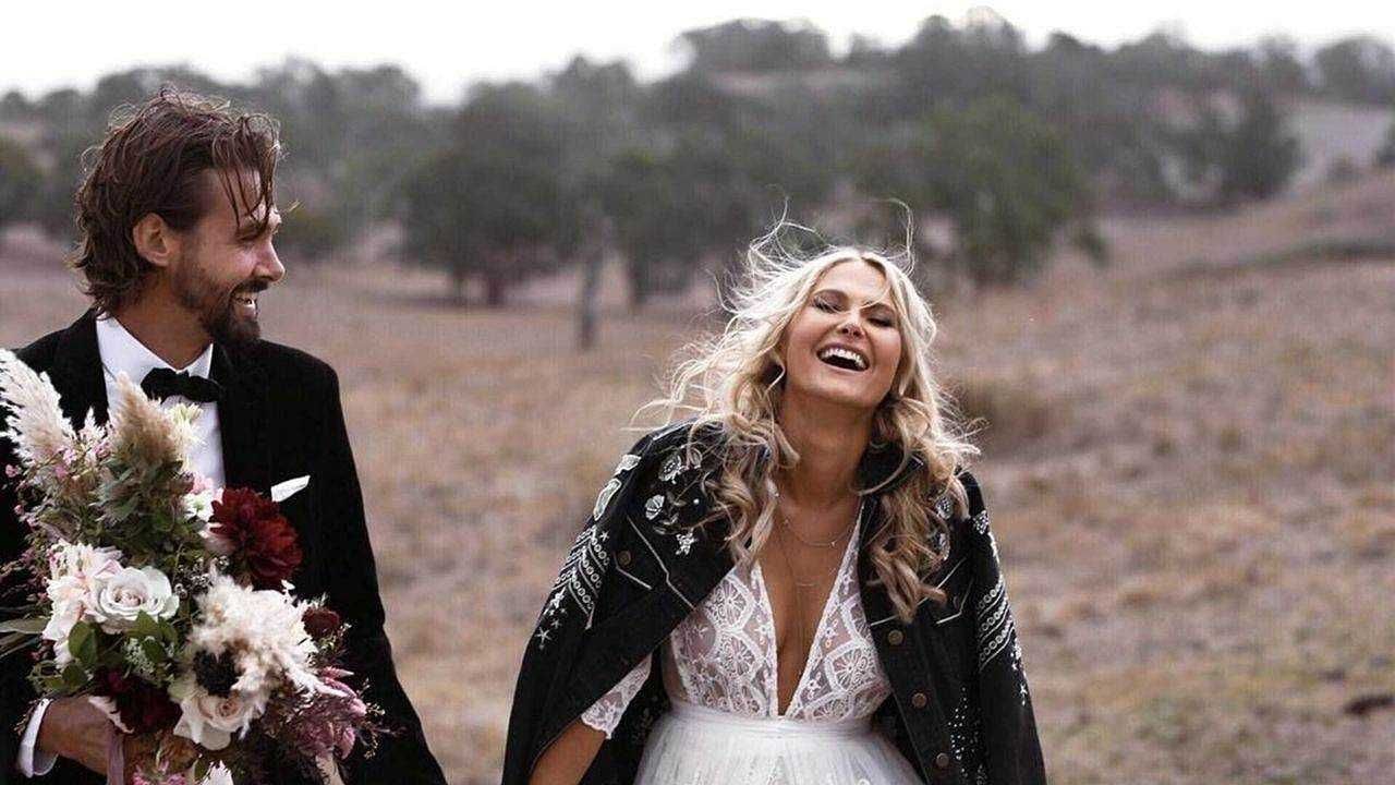 ઓસ્ટ્રેલિયાના ફાસ્ટ બોલર કેન રિચર્ડસનની પત્નીનું નામ નાઇકી કિચિંગ છે. બંનેના લગ્ન 2018માં થયા હતા અને ગયા વર્ષે બંને માતા-પિતા બન્યા હતા.