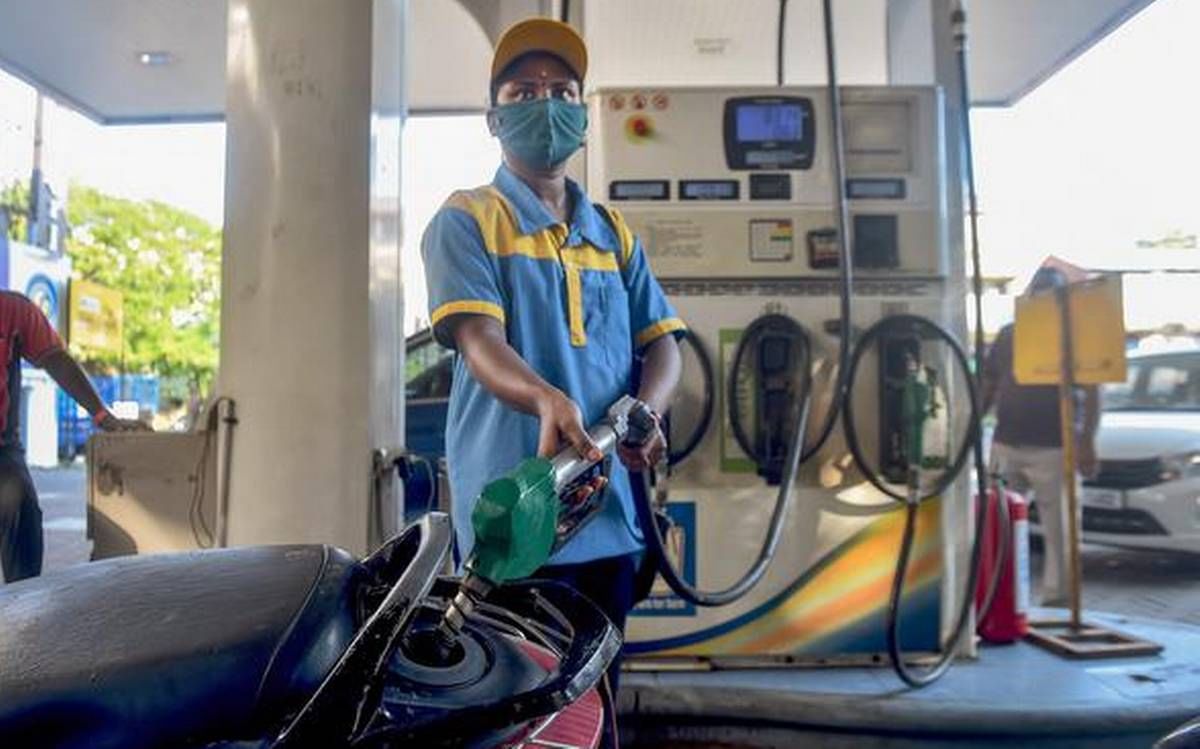 Petrol Diesel Price Today :ક્રૂડ ઓઈલના ભાવમાં સતત બીજા દિવસે ઉછાળો, શું મોંઘા થશે પેટ્રોલ - ડીઝલ? જાણો આજનો ભાવ