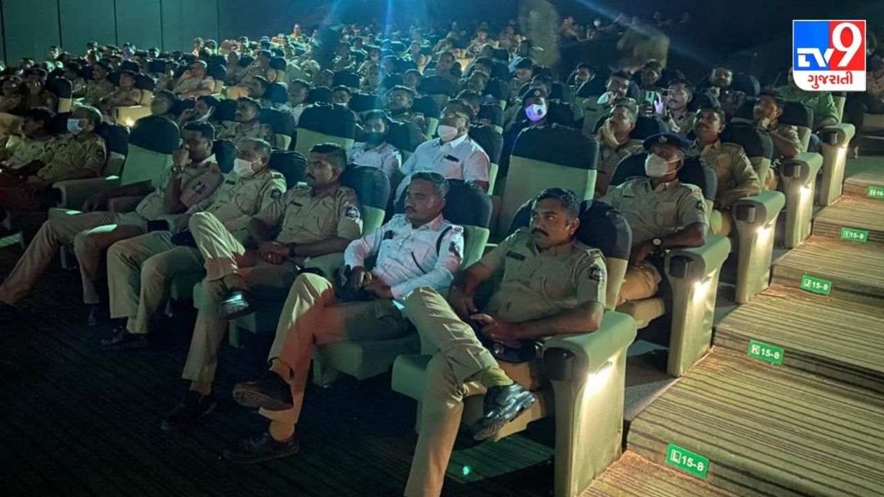 કોરોના-દિવાળીમાં સતત બંદોબસ્તમાં વ્યસ્ત રહેતી પોલીસને રાજકોટ પોલીસ કમિશનરે દેખાડ્યું ફિલ્મ સૂર્યવંશી