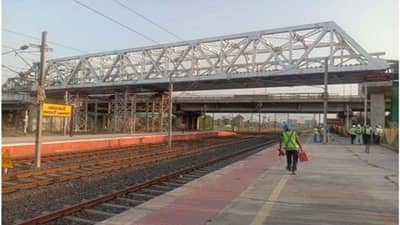 અમદાવાદમાં મેટ્રો રેલની કામગીરી તેજ, સાબરમતી ખાતે ઓપન વેબ ગર્ડર ગોઠવાયા