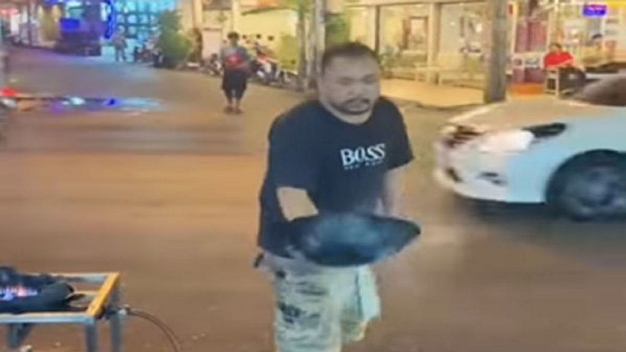 Viral Video: શું વાત છે માસ્ટર શેફે ફૂડને રસ્તાને પેલે પાર ફેક્યું, વિડીયો જોઈ તમે પણ કહેશો OMG