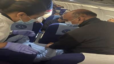 ફ્લાઇટમાં મુસાફરની તબિયત લથડતાં આ કેન્દ્રીય મંત્રીએ આપી પ્રાથમિક સારવાર, PM મોદીએ કરી પ્રશંસા