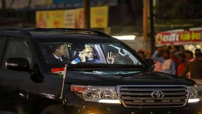 વડાપ્રધાન નરેન્દ્ર મોદીને વર્લ્ડ ક્લાસ સ્ટેશન પહોંચાડનાર ગાડીમાં છે ખાસ આ ફીચર્સ, જાણો