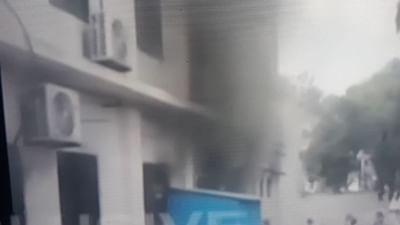 Ahmednagar Hospital Fire: મહારાષ્ટ્રના અહમદનગર સિવિલ હોસ્પિટલમાં આગ લાગી, ICUમાં આ આગમાં 6 લોકોના મોત, અનેક લોકો ઘાયલ