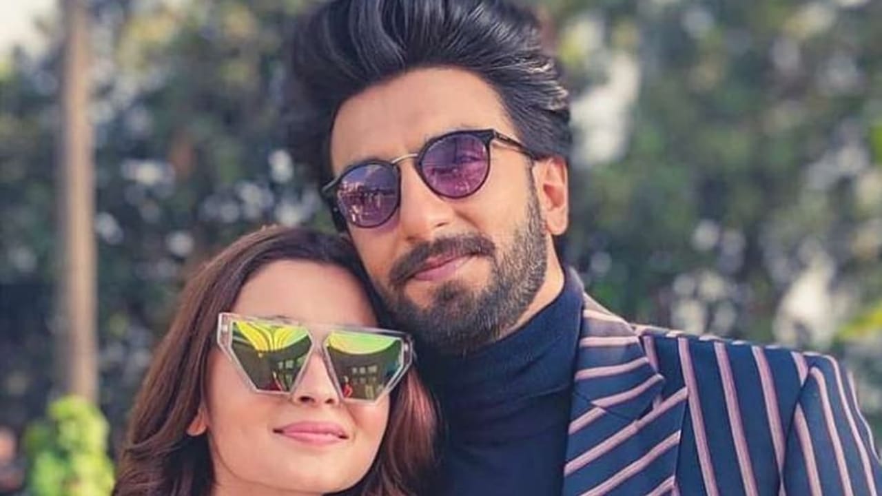 શૂટિંગમાંથી બ્રેક લઈને કોન્સર્ટમાં પહોંચ્યા રણવીર સિંહ અને આલિયા ભટ્ટ, બંનેનો ડાન્સ વીડિયો થયો સોશિયલ મીડિયામાં વાયરલ