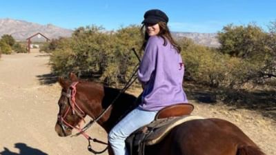 અનન્યા પાંડે (Ananya Pandey) આ દિવસોમાં તેની આગામી ફિલ્મ 'લાઈગર'ના શૂટિંગ માટે લાસ વેગાસમાં છે. અભિનેત્રી ઘણીવાર તેના સોશિયલ મીડિયા એકાઉન્ટ પર ટીમના ક્રૂ સાથેના ફોટા અવાર નવાર શેર કરતી રહે છે.