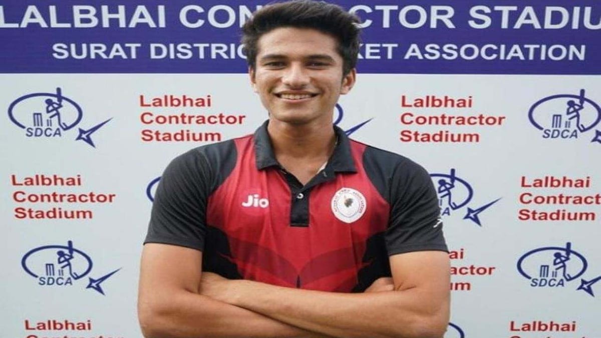 Surat : સુરતના આર્ય દેસાઈ અને દમણના યશ ટંડેલની BCCIની અંડર-19 ક્રિકેટ ટુર્નામેન્ટમાં પસંદગી Surat : સુરતના આર્ય દેસાઈ અને દમણના યશ ટંડેલની BCCIની અંડર-19 ક્રિકેટ ટુર્નામેન્ટમાં પસંદગી