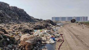 Surat : ડાયમંડ બુર્સના ઉદ્ઘાટન પહેલા ખજોદના કચરાના ડુંગરને સમયસર હટાવવો બનશે એક પડકાર
