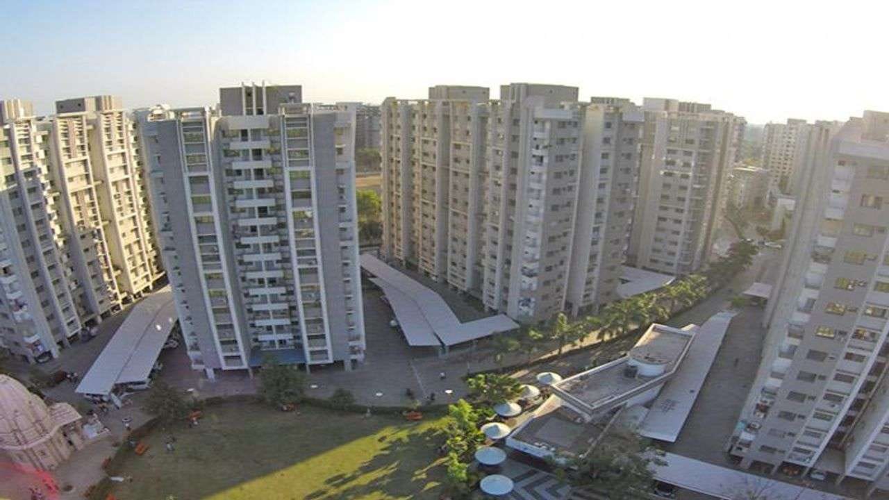 Surat: 'અચ્છે દિન' ડાયમંડ-ટેક્સ્ટાઈલ બાદ રિયલ એસ્ટેટ ક્ષેત્રમાં પણ આવી તેજી