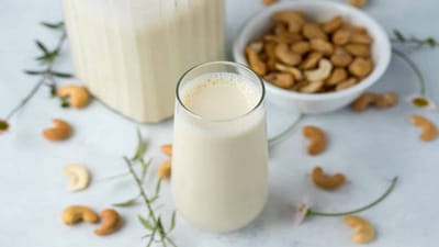 Health : રાત્રે સૂતા પહેલા કાજુનું દૂધ પીવો, સેલિબ્રિટી ન્યુટ્રિશનિસ્ટ પાસેથી જાણો તેની રેસીપી