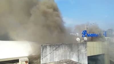 મુંબઈમાં આગનો સિલસિલો યથાવત : શહેરના વિલે પાર્લે વિસ્તારમાં ત્રણ માળની ઈમારતમાં ભીષણ આગ, ફાયર ફાઈટરનો કાફલો ઘટના સ્થળે