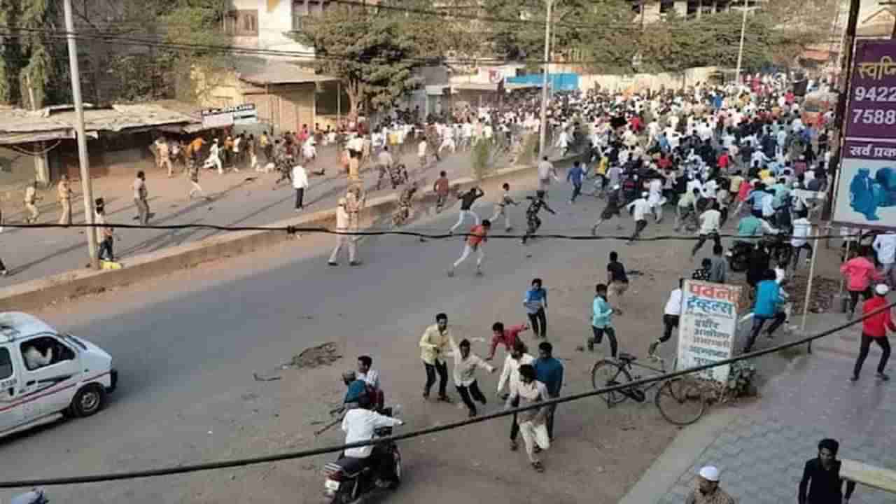 Maharashtra Violence : રઝા એકેડમીની ઓફિસ પર પોલીસના દરોડા, ધારાસભ્ય મુફ્તીએ કર્યો ચોંકાવનારો દાવો