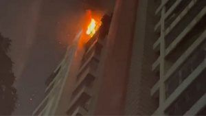 Mumbai: મુંબઈના કાંદિવલીમાં એક ઈમારતમાં લાગી ભીષણ આગમાં 2ના મોત ફાયર બ્રિગેડની ટીમે આગ પર મેળવ્યો કાબુ