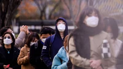 Omicron Variant: દેહશતમાં દુનિયા ! બ્રિટન બાદ હવે આ દેશોમાં જોવા મળ્યું કોરોનાનું નવું સ્વરૂપ ઓમિક્રોન