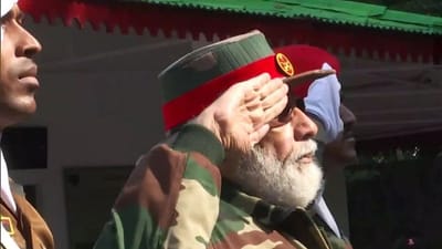 Diwali 2021 : PM મોદીએ ડયુટી દરમિયાન જીવ ગુમાવનારા જવાનોને આપી શ્રદ્ધાંજલિ, કહ્યું- નૌશેરાના સિંહોએ હંમેશા આપ્યો છે જડબાતોડ જવાબ